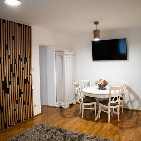 Ultracentral Golden Apartament 1 Szucsáva Kültér fotó