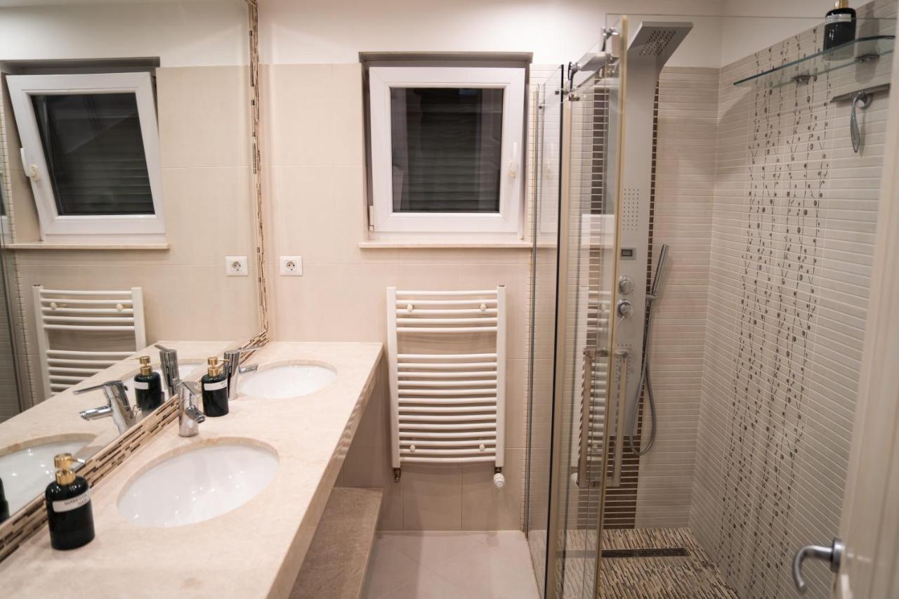 Ultracentral Golden Apartament 1 Szucsáva Kültér fotó