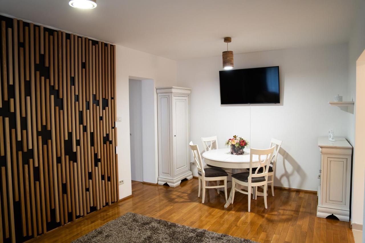 Ultracentral Golden Apartament 1 Szucsáva Kültér fotó