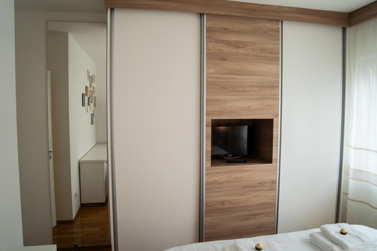 Ultracentral Golden Apartament 1 Szucsáva Kültér fotó
