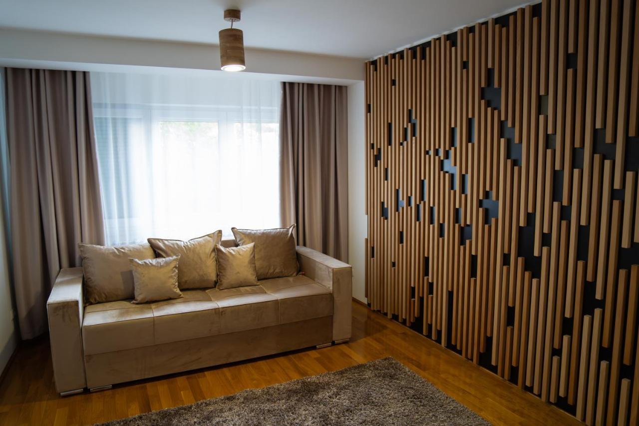 Ultracentral Golden Apartament 1 Szucsáva Kültér fotó